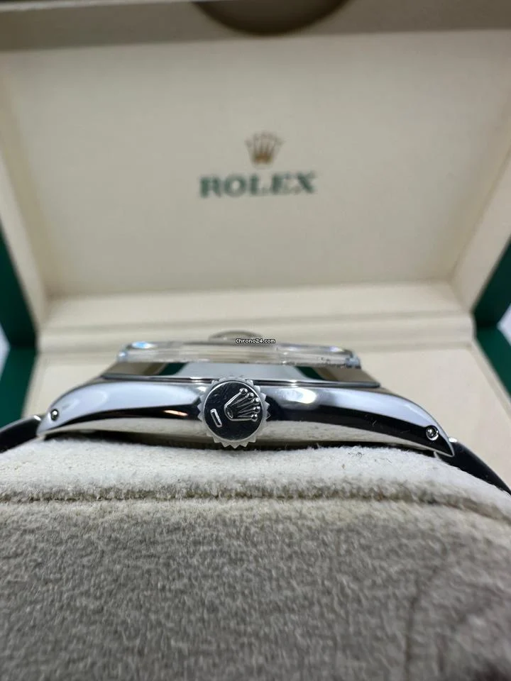 Rolex Oyster Perpetual Date - Image 3