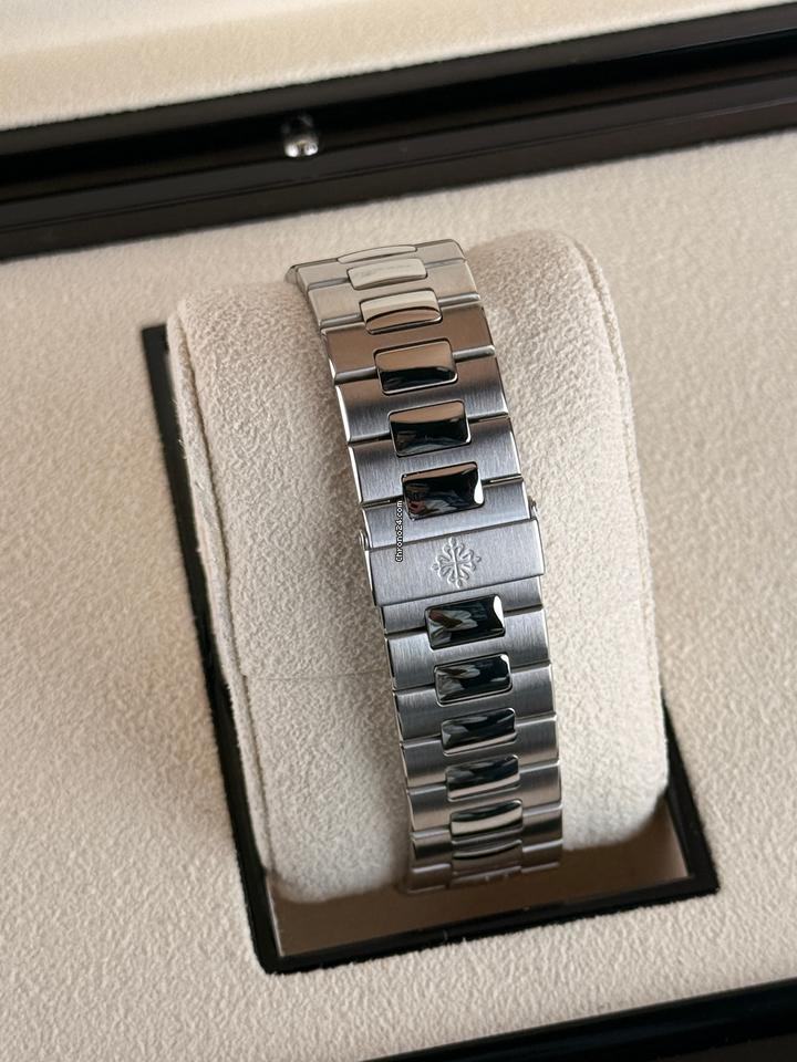 Patek Philippe Nautilus - Image 7