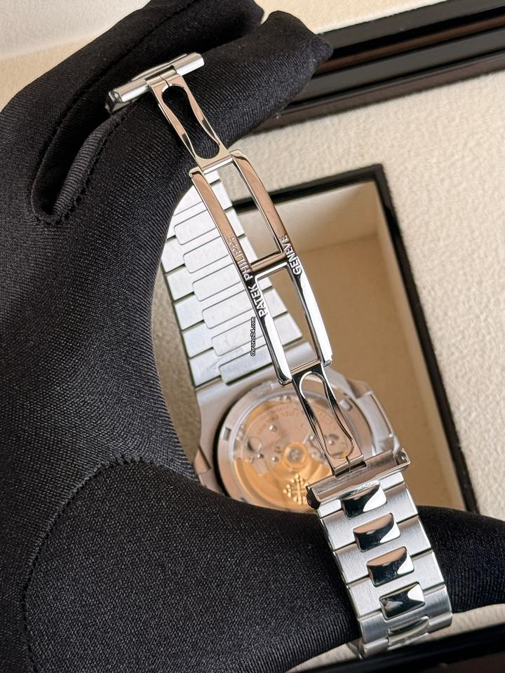 Patek Philippe Nautilus - Image 8
