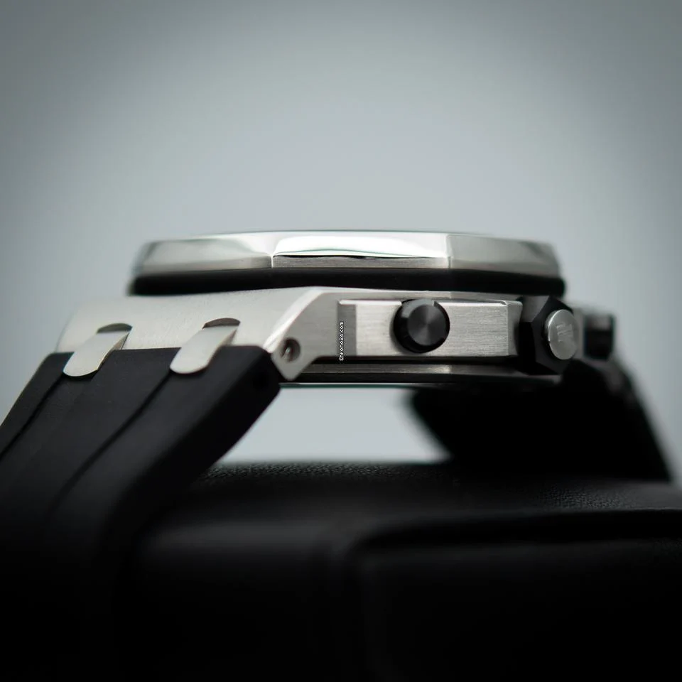 Audemars Piguet Royal Oak Offshore Chronograph - Image 7