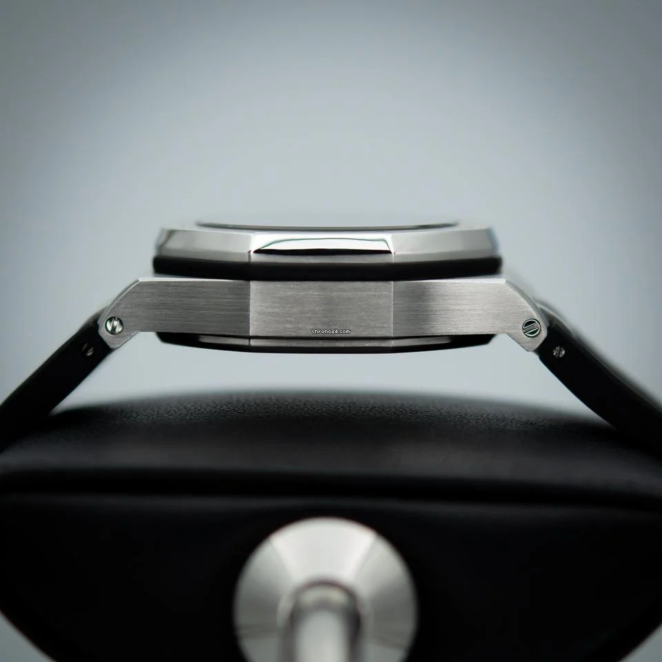 Audemars Piguet Royal Oak Offshore Chronograph - Image 10