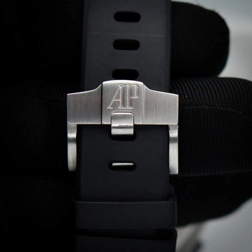 Audemars Piguet Royal Oak Offshore Chronograph - Image 15