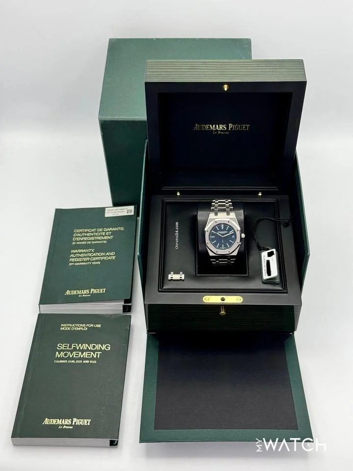 Audemars Piguet Royal Oak Jumbo - Image 9