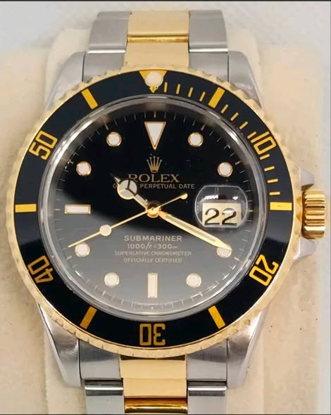 Rolex Submariner Date 40mm Black Dial Two-Tone Yellow Gold & Steel Oyster Bracelet 16613 | Vintage 1999 Full Set - Image 3