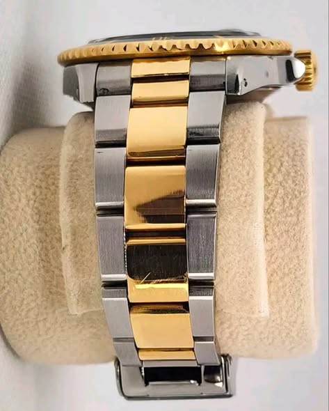 Rolex Submariner Date 40mm Black Dial Two-Tone Yellow Gold & Steel Oyster Bracelet 16613 | Vintage 1999 Full Set - Image 2